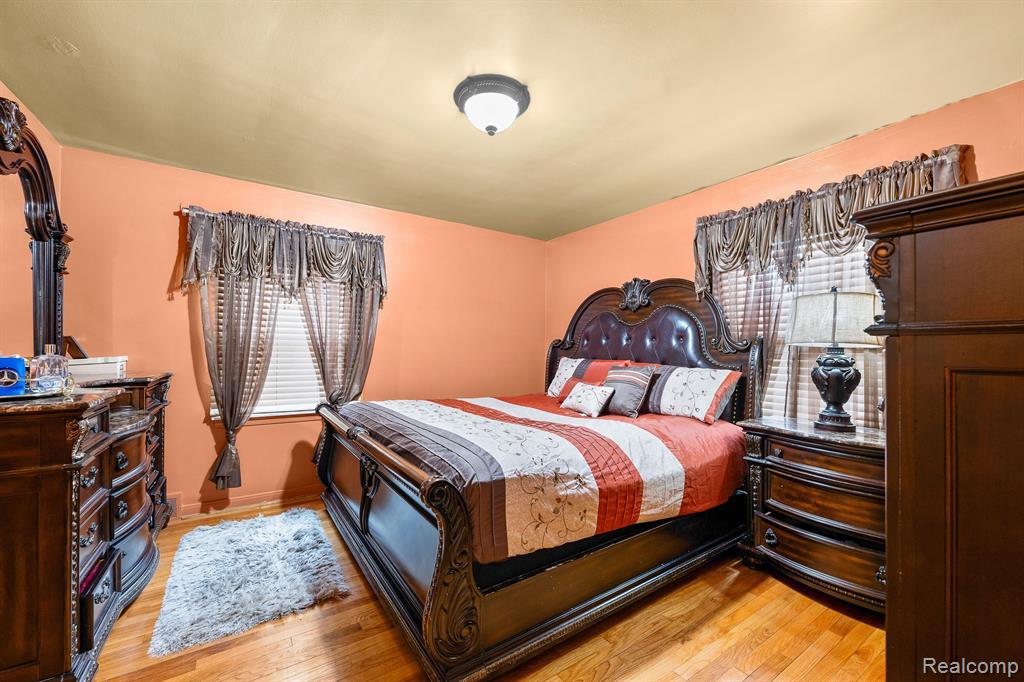 7716 W MORROW Circle, Dearborn, MI 48126 — Photo 27
