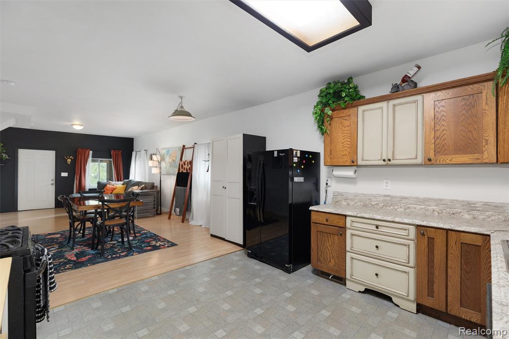 649 Lounsbury Avenue, Pontiac, MI 48340 — Photo 10