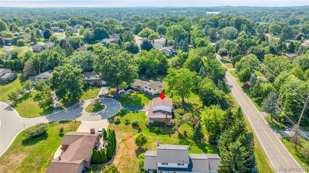 165 Lisa Court, White Lake, MI — Photo 37