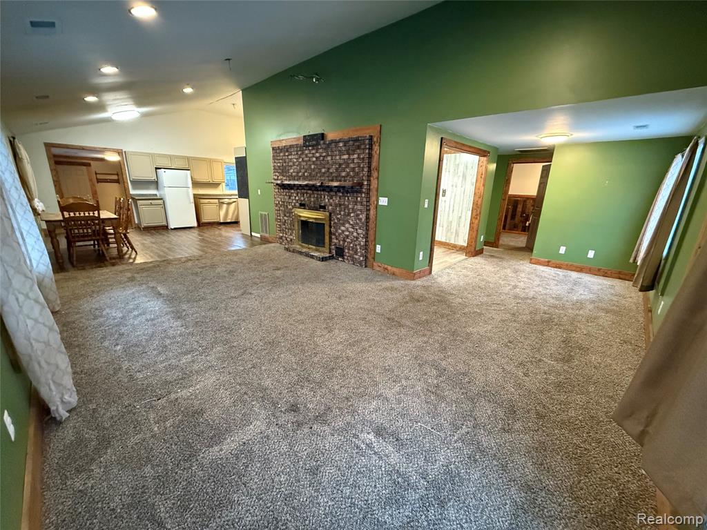609 S Wood Street, Chesaning, MI 48616 — Photo 6