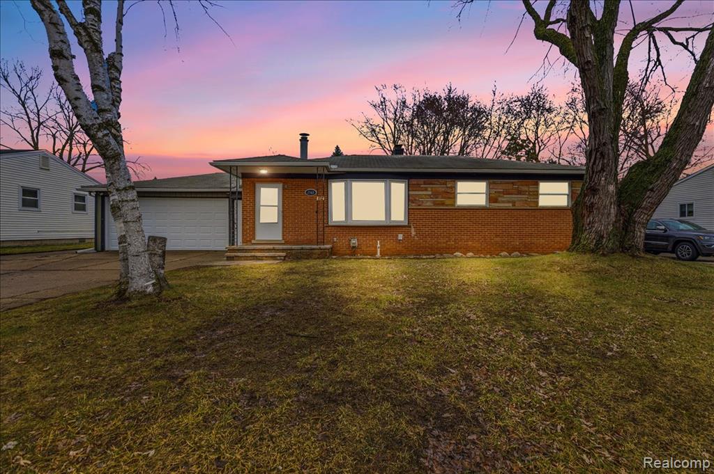 2160 Phillips Road, Auburn Hills, MI 48326 — front exterior