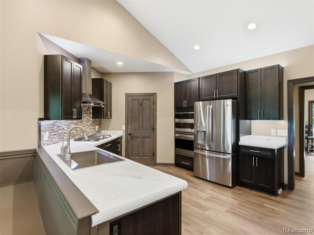 7055 Randall Drive, Fenton, MI 48430 — Photo 6