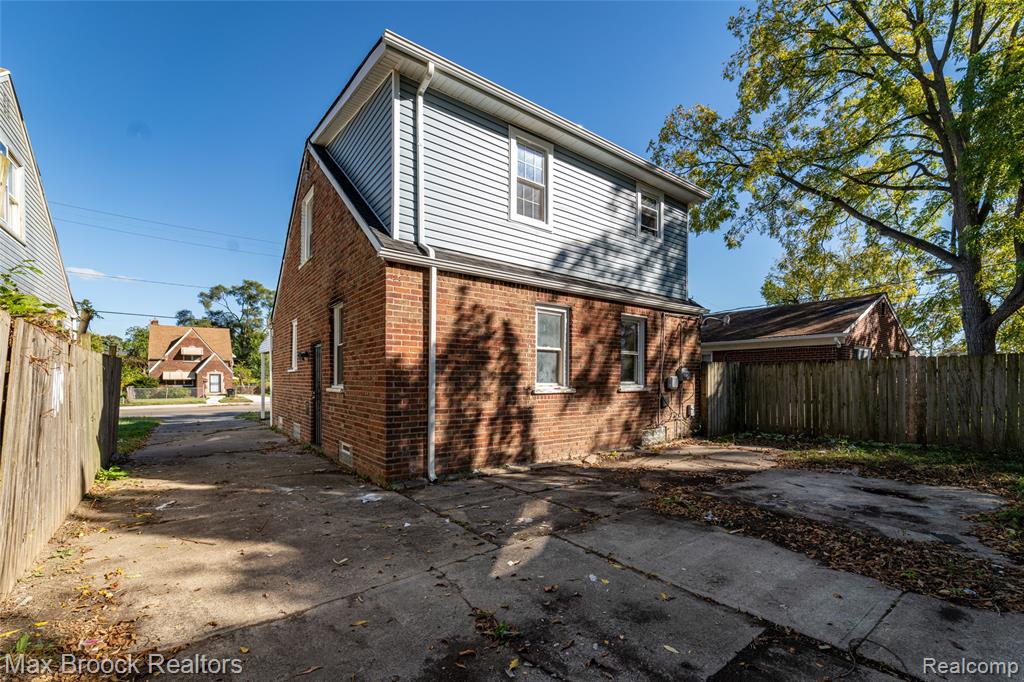 9327 Schaefer Highway, Detroit, MI 48228 — Photo 40