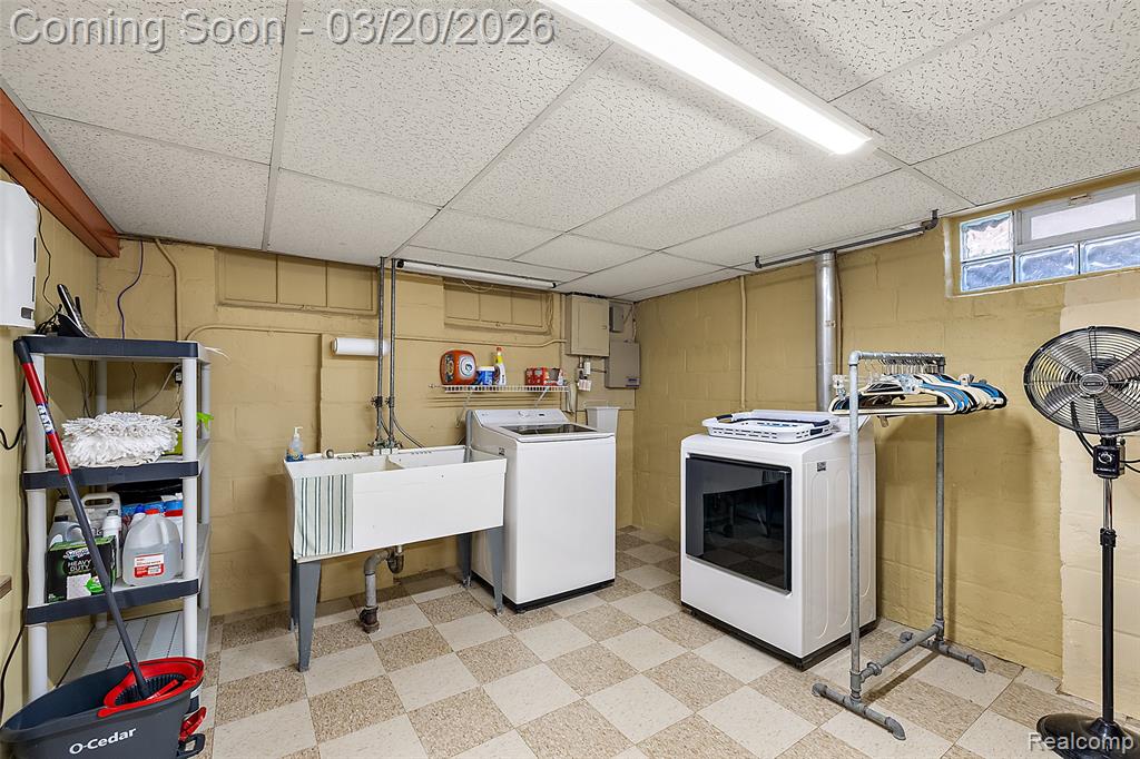 16811 Plainview Avenue, Detroit, MI 48219 — Photo 43
