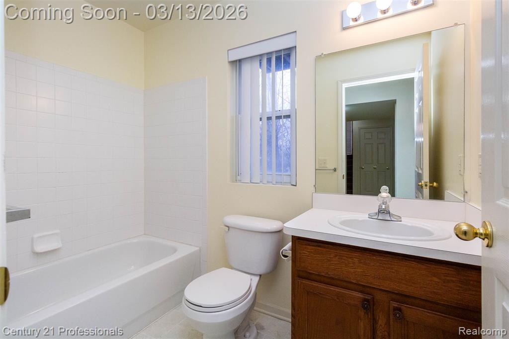 912 Sandalwood Drive, Troy, MI 48085 — Photo 31