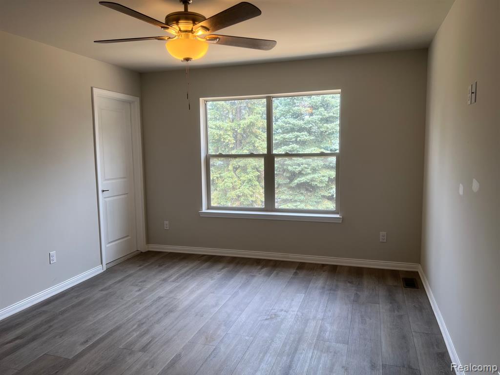 4114 SECLUDED PINES DR, Sterling Heights, MI 48314 — Photo 16