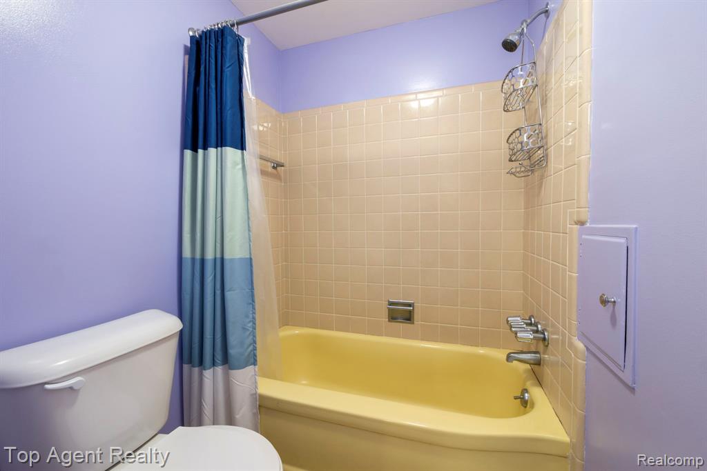 30151 Barbary Court, Warren, MI 48093 — Photo 35