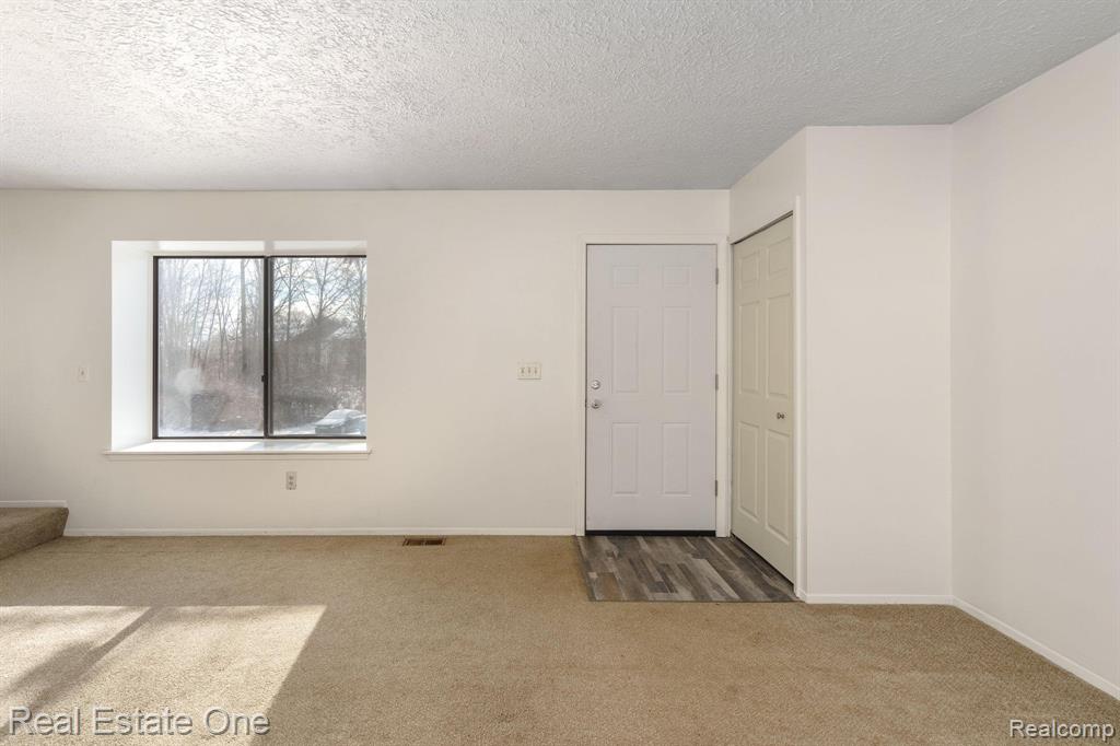 8060 MOUNTAIN VIEW, White Lake, MI — Photo 8