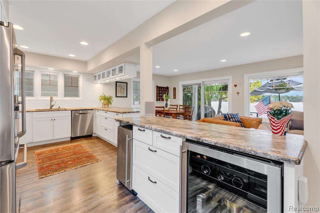 7107 Locklin Street, West Bloomfield, MI 48324 — Photo 10