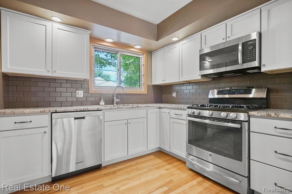 3856 Old Creek Road, 25, Troy, MI 48084 — Photo 8