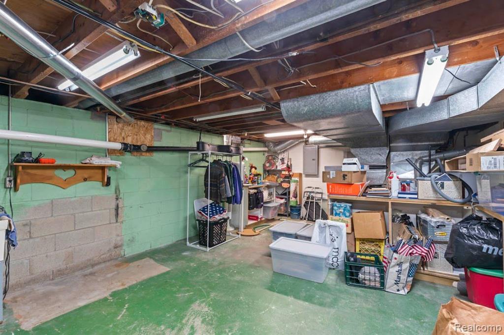 404 RIVER BEND Drive, Flushing, MI 48433 — Photo 42