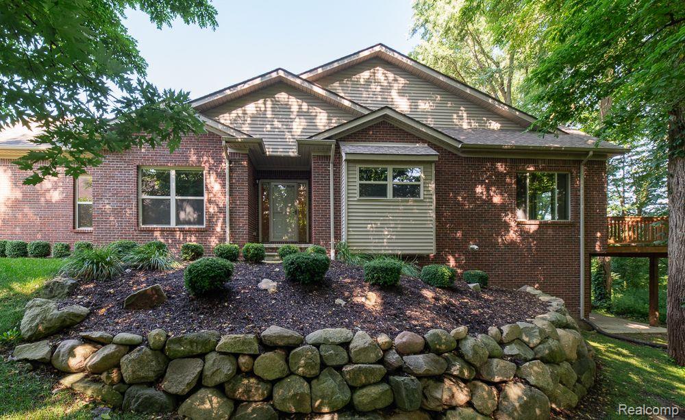 9546 KINGSWAY Circle, Clarkston, MI 48348 — Photo 60