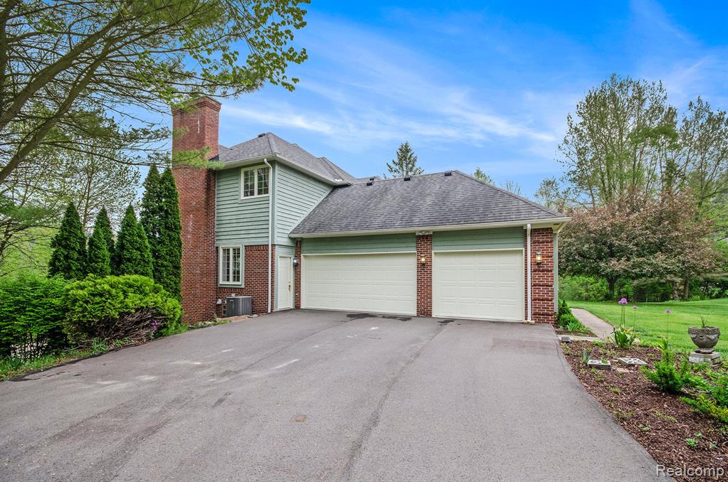 5401 Lone Pine Court, Brighton, MI 48116 — Photo 44