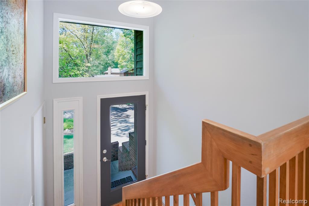 5105 Wah Ta Wah Drive, Clarkston, MI 48348 — Photo 4