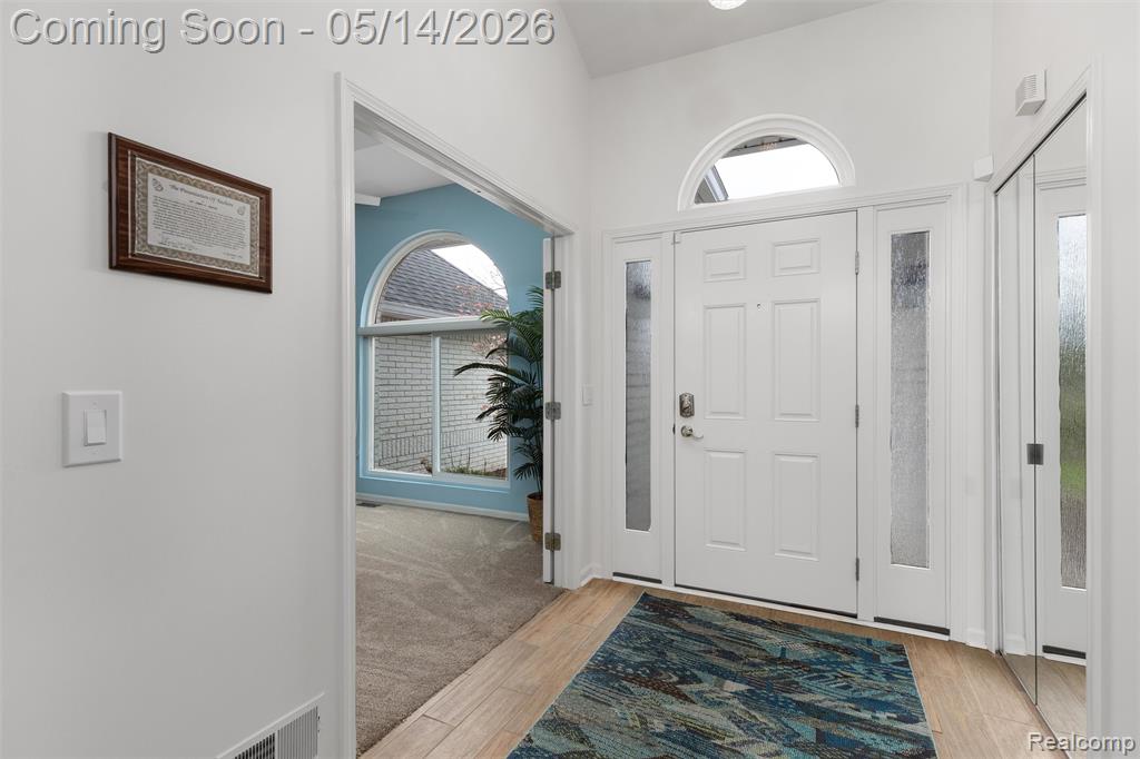 8945 Huron Bluffs Drive, White Lake, MI — Photo 2