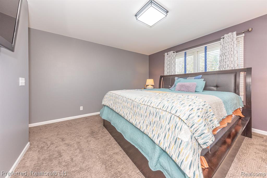 3104 SPRING HOLLOW, Ann Arbor, MI 48105 — Photo 33