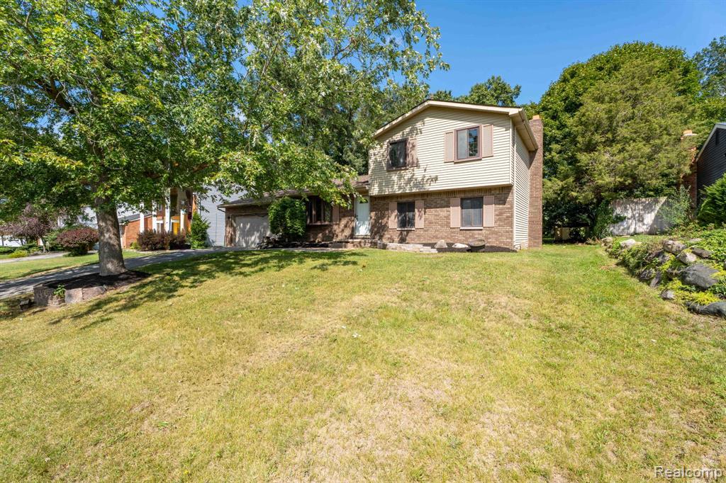 8962 Glasgow Drive, White Lake, MI — Photo 54