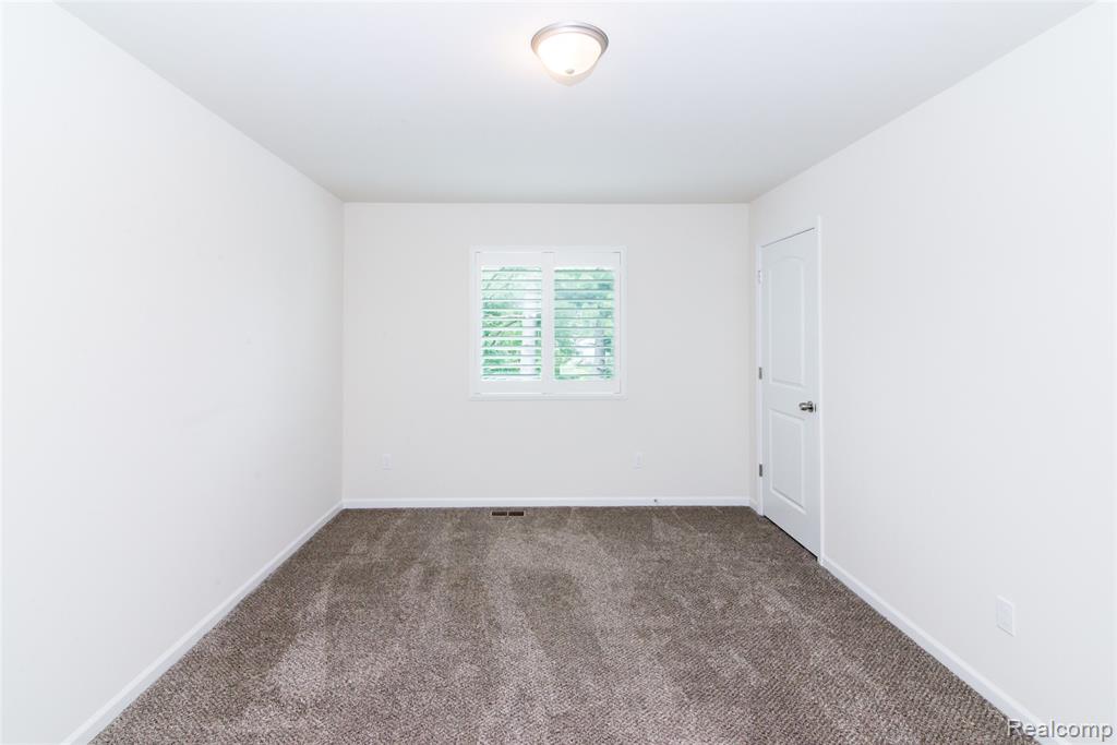 5372 Rural Terrace, Waterford, MI — Photo 38