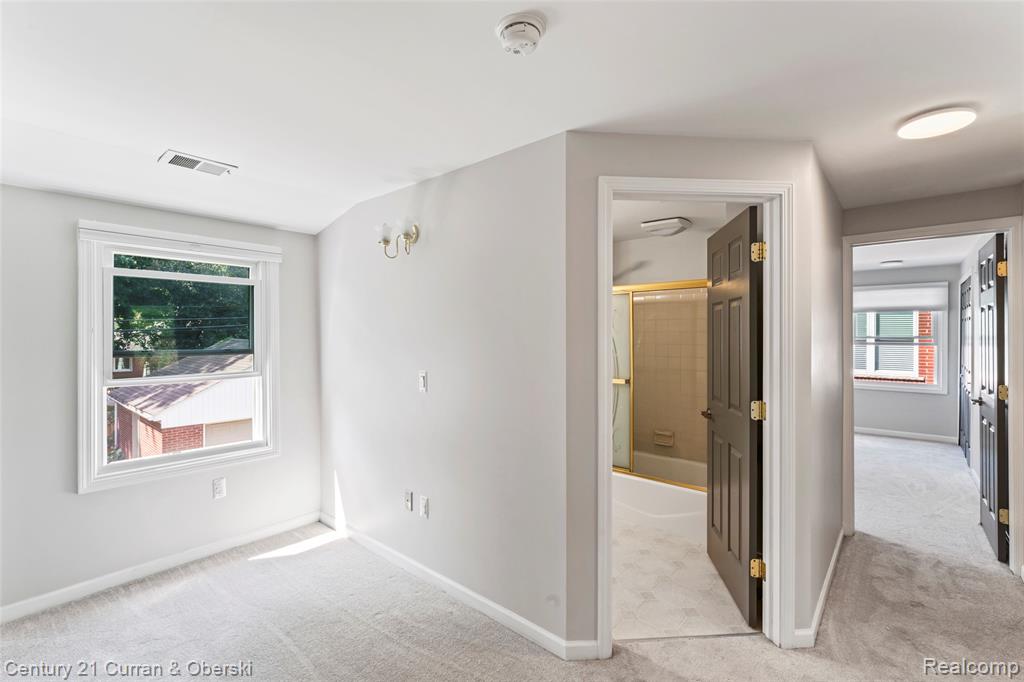 505 Hollywood Avenue, Grosse Pointe Woods, MI 48236 — Photo 20