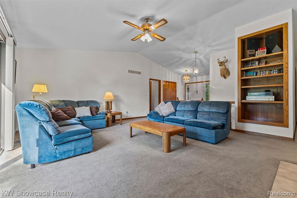 766 WHITE HOUSE Drive, Highland, MI 48356 — Photo 12