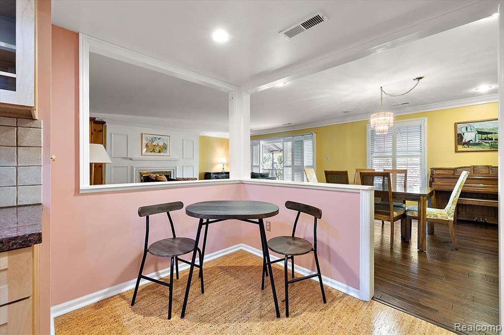 19710 W 13 Mile Road, 202, Beverly Hills, MI 48025 — Photo 13