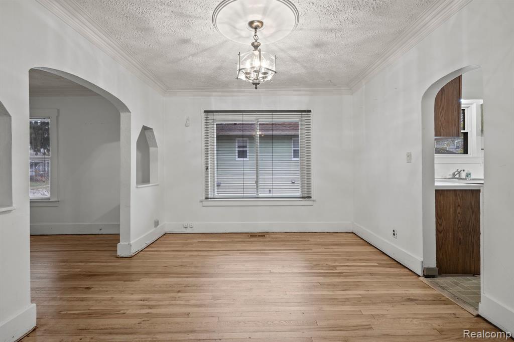 606 OAKLAND Avenue, Royal Oak, MI 48067 — Photo 17