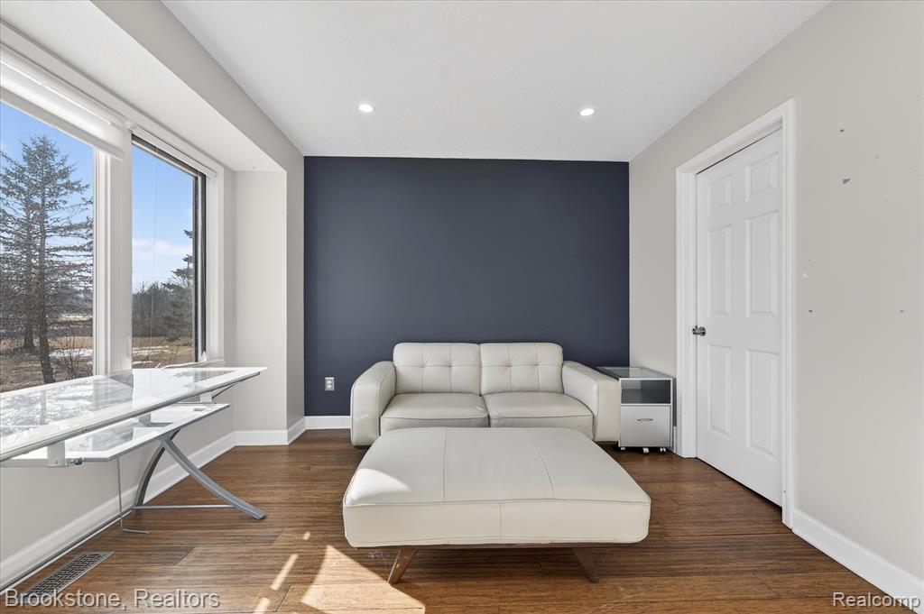 1980 Oakville Waltz Road, New Boston, MI 48164 — Photo 15
