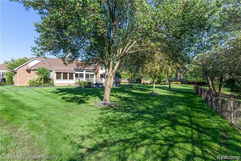 989 ELMSMERE Drive, Northville, MI 48167 — Photo 36