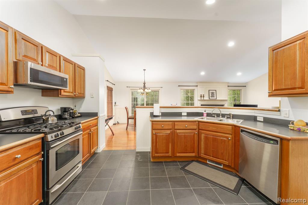 21808 Celestial Circle, Pinckney, MI 48169 — Photo 22