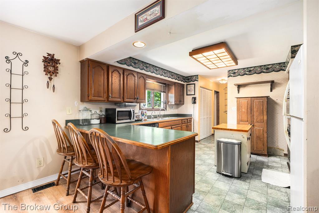 420 N Neeper Street, Capac, MI 48014 — Photo 14