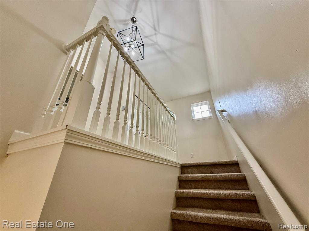 716 Palmer Drive, Pontiac, MI 48342 — Photo 12
