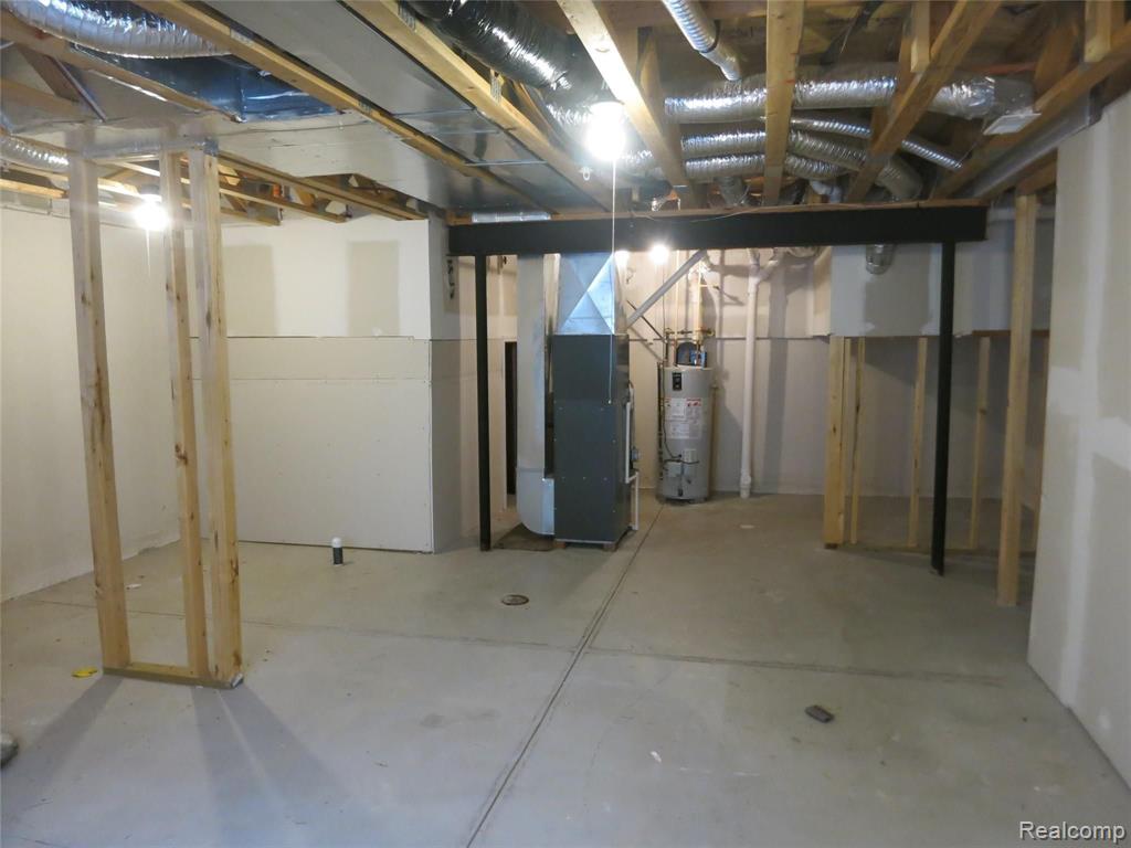 685 SUMMERFIELD Drive, Westland, MI — Photo 23