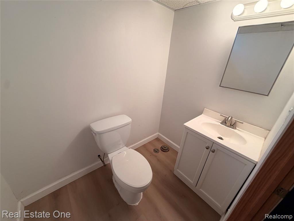 6582 Sterling Court, Garden City, MI — Photo 8