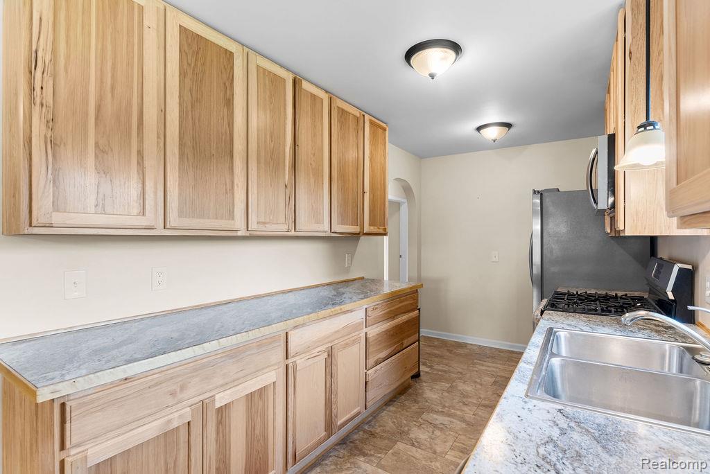 7287 Ray Road, Swartz Creek, MI 48473 — Photo 13