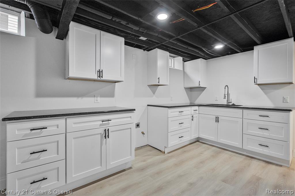 9025 Weddel Street, Taylor, MI 48180 — Photo 21
