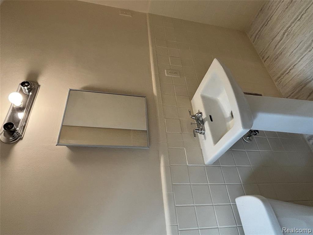 7637 Dacosta, Redford, MI 48239 — Photo 20