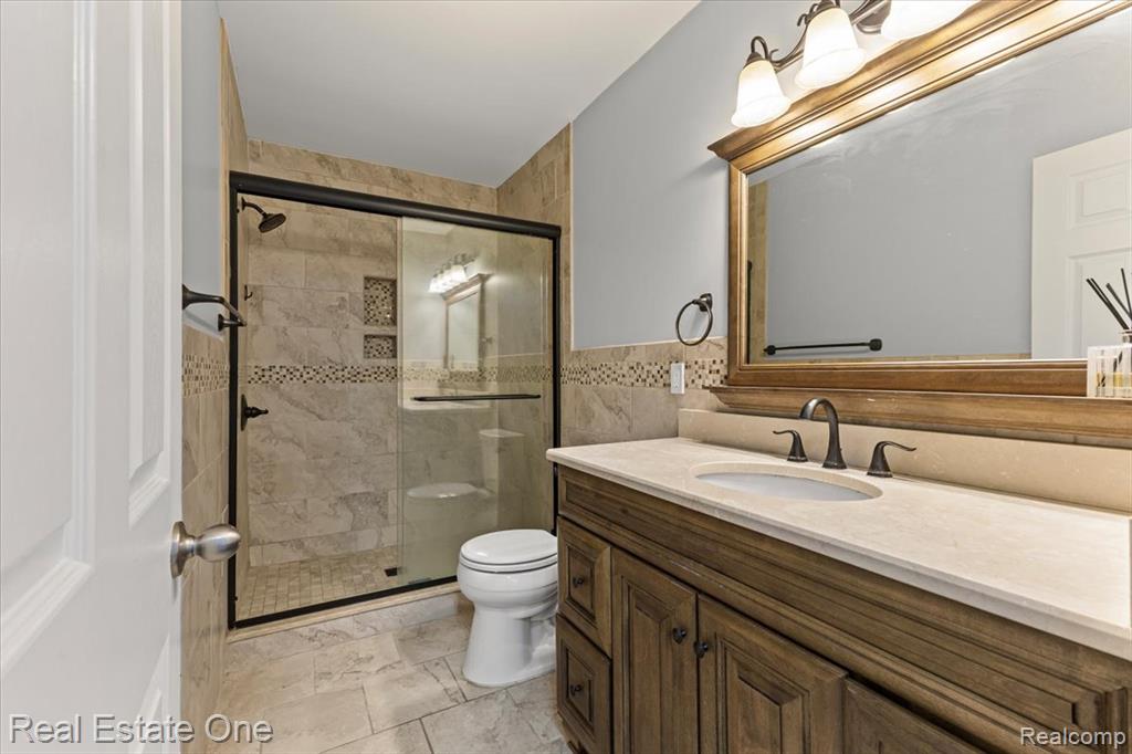 415 Evaline Drive, Troy, MI 48085 — Photo 38