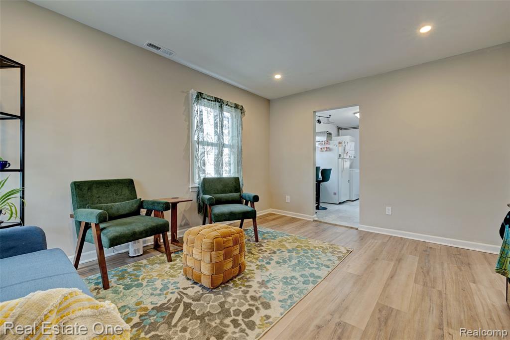 27732 Dartmouth Street, Madison Heights, MI 48071 — Photo 11