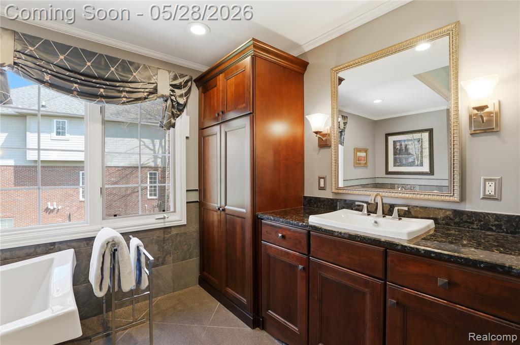 668 Springview Drive, Rochester, MI 48307 — Photo 47