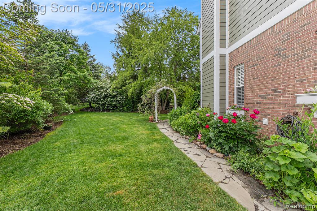 7271 N Village Drive, Clarkston, MI — Photo 29