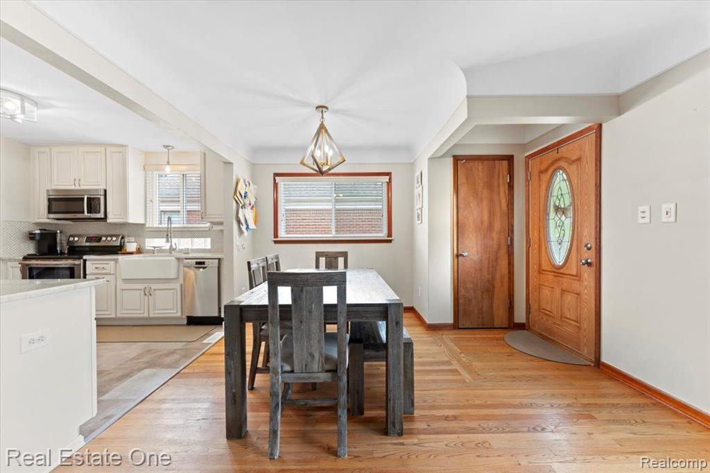 9671 STERLING Avenue, Allen Park, MI 48101 — Photo 3