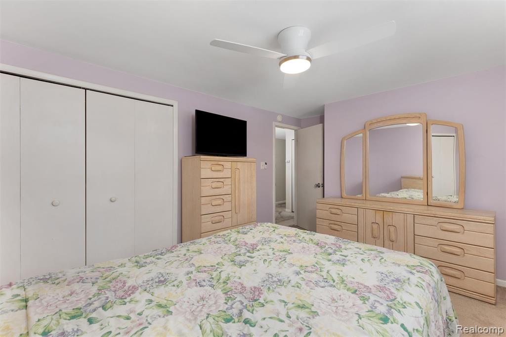 25376 Lyncastle Street, Farmington, MI, 48336