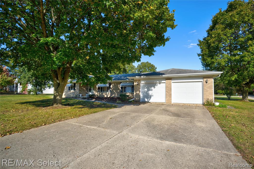 4290 Hedgethorn Circle, Burton, MI 48509 — Photo 62