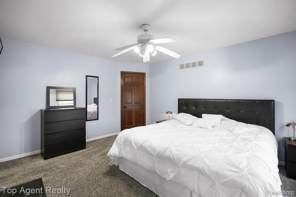 445 LEXINGTON Drive, Rochester Hills, MI 48307 — Photo 19