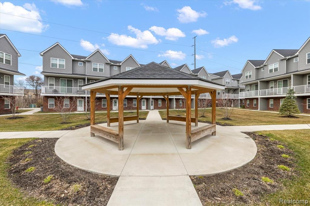 3927 Trailway Commons Circle, Auburn Hills, MI 48326 — Photo 35