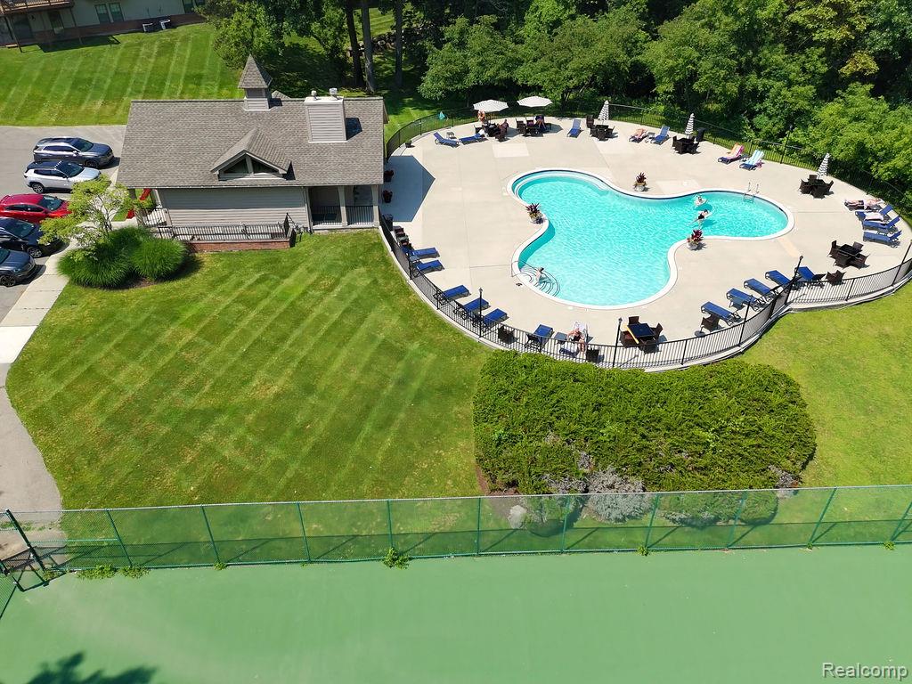 7108 Green Farm Road, West Bloomfield, MI — Photo 35