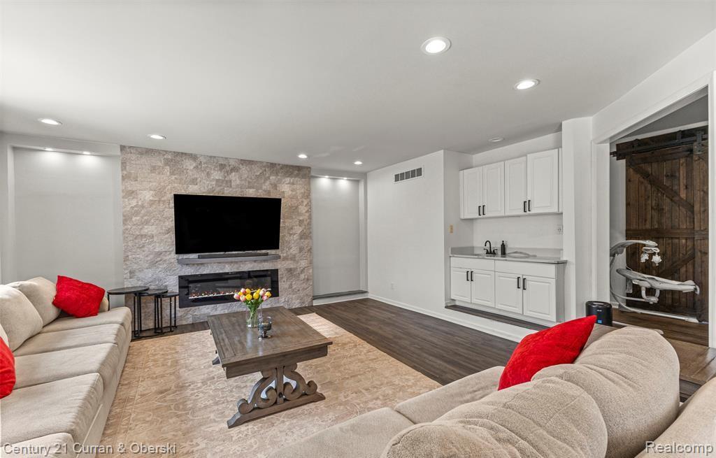 8140 N Pointe Court, Canton, MI 48187 — Photo 6