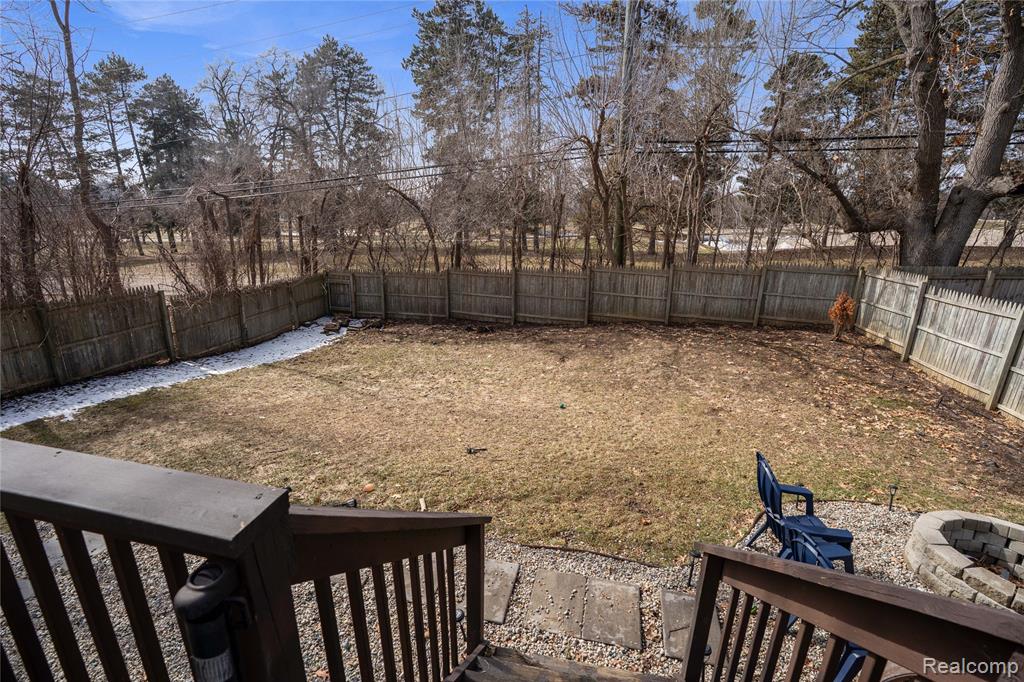 7093 Rolling Hills Drive, Waterford, MI 48327 — Photo 25
