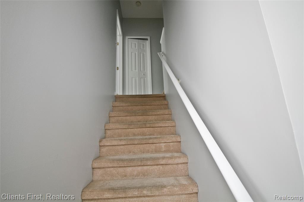 8543 Barrington Drive, Ypsilanti, MI 48198 — Photo 24