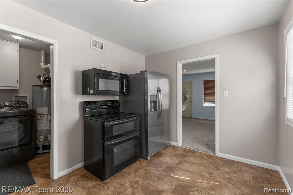 4540 FLEMING Street, Dearborn Heights, MI 48125 — Photo 12